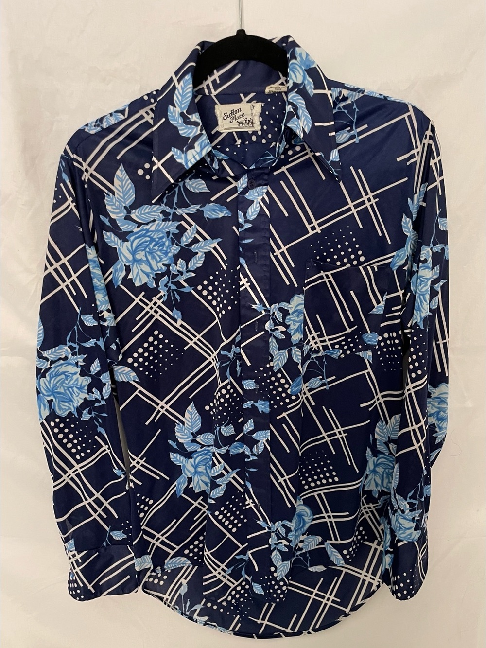 Vintage Women’s Navy Blue Floral Button-Up Shirt